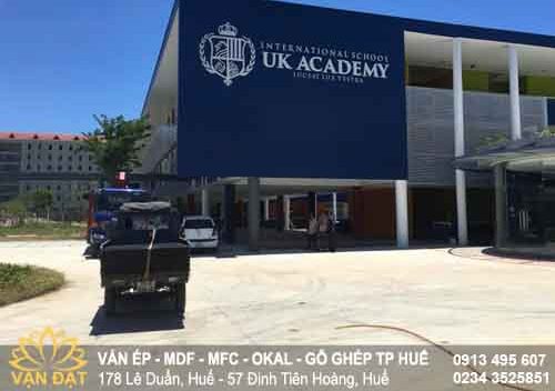 van-ep-phu-phim-uk-academy-hue