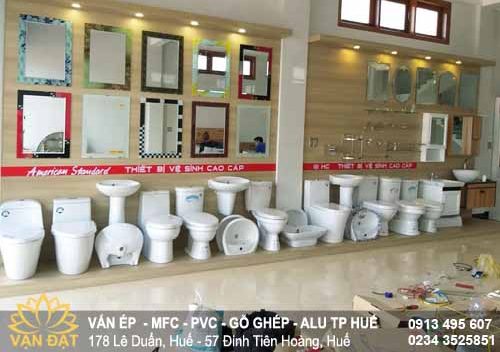 van-go-mfc-thi-cong-showroom-gach-men